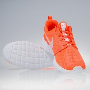 Nike Roshe One Sneakers Shoes Sz 8.5 New 511882